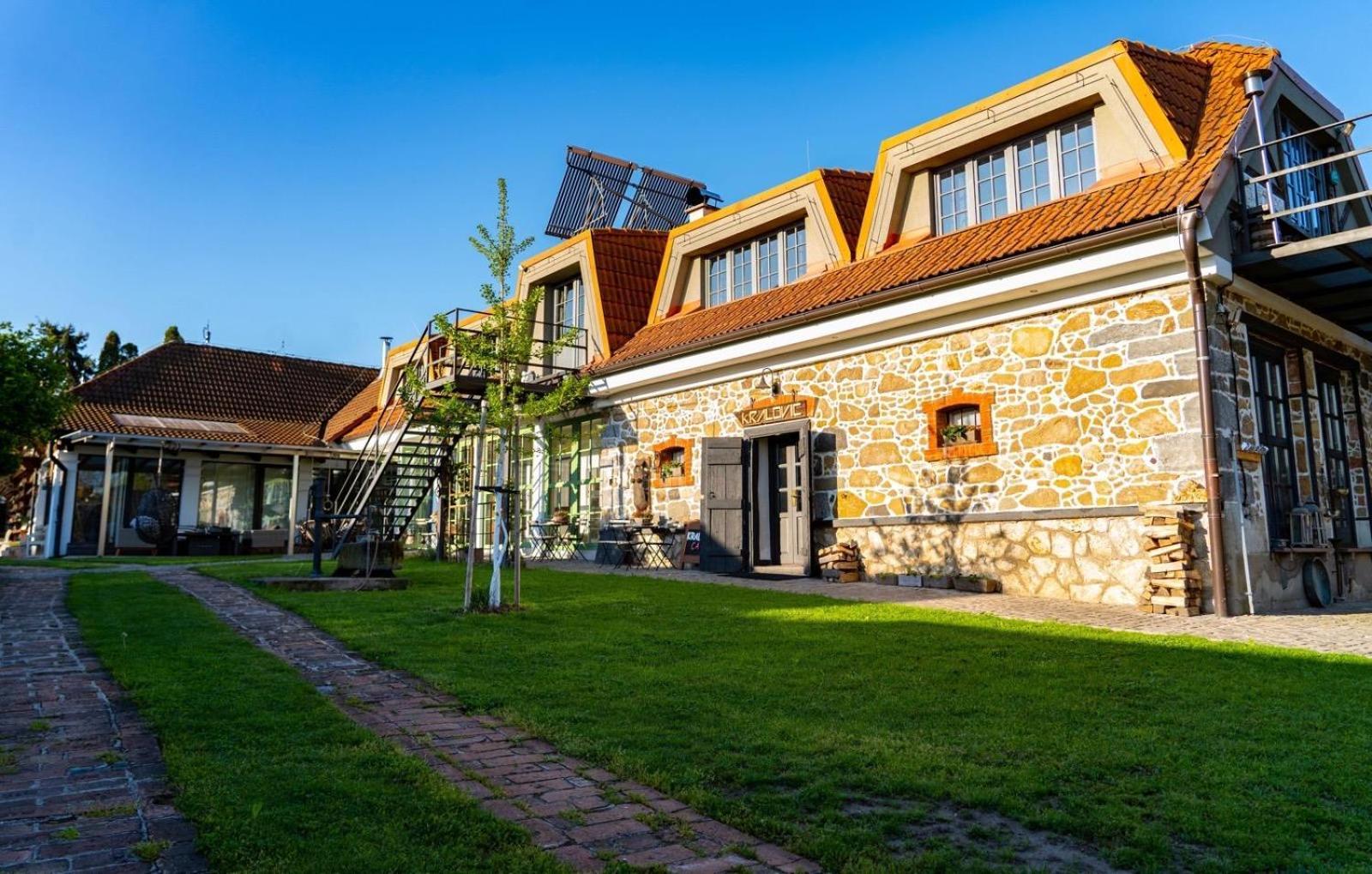 Dvor 13 Hokovce Hotel Ngoại thất bức ảnh
