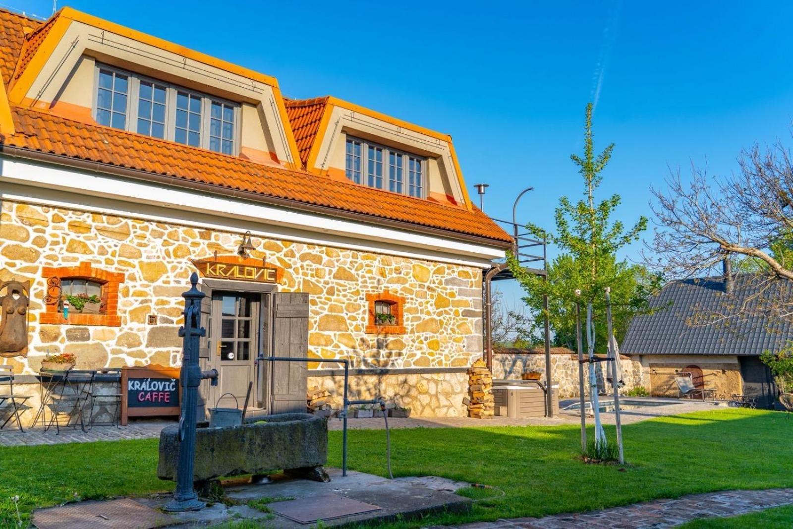 Dvor 13 Hokovce Hotel Ngoại thất bức ảnh
